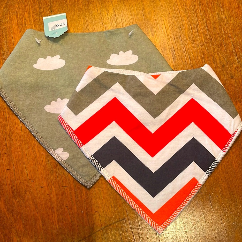 NWOT Set of 2 Bandanna Bibs